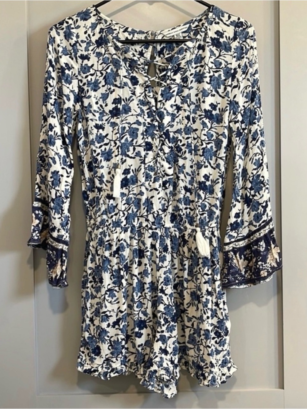 American Eagle Floral Romper Long Sleeves XS Boho Fall Lace up Bell Sleeve